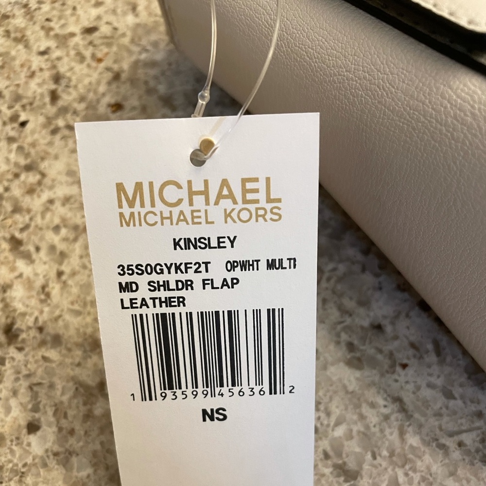 Michael Kors kinsley medium size purse - Picture 2 of 4
